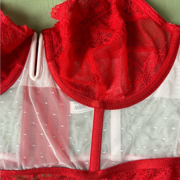 Beautiful Lingerie Top - Picture 3 of 4